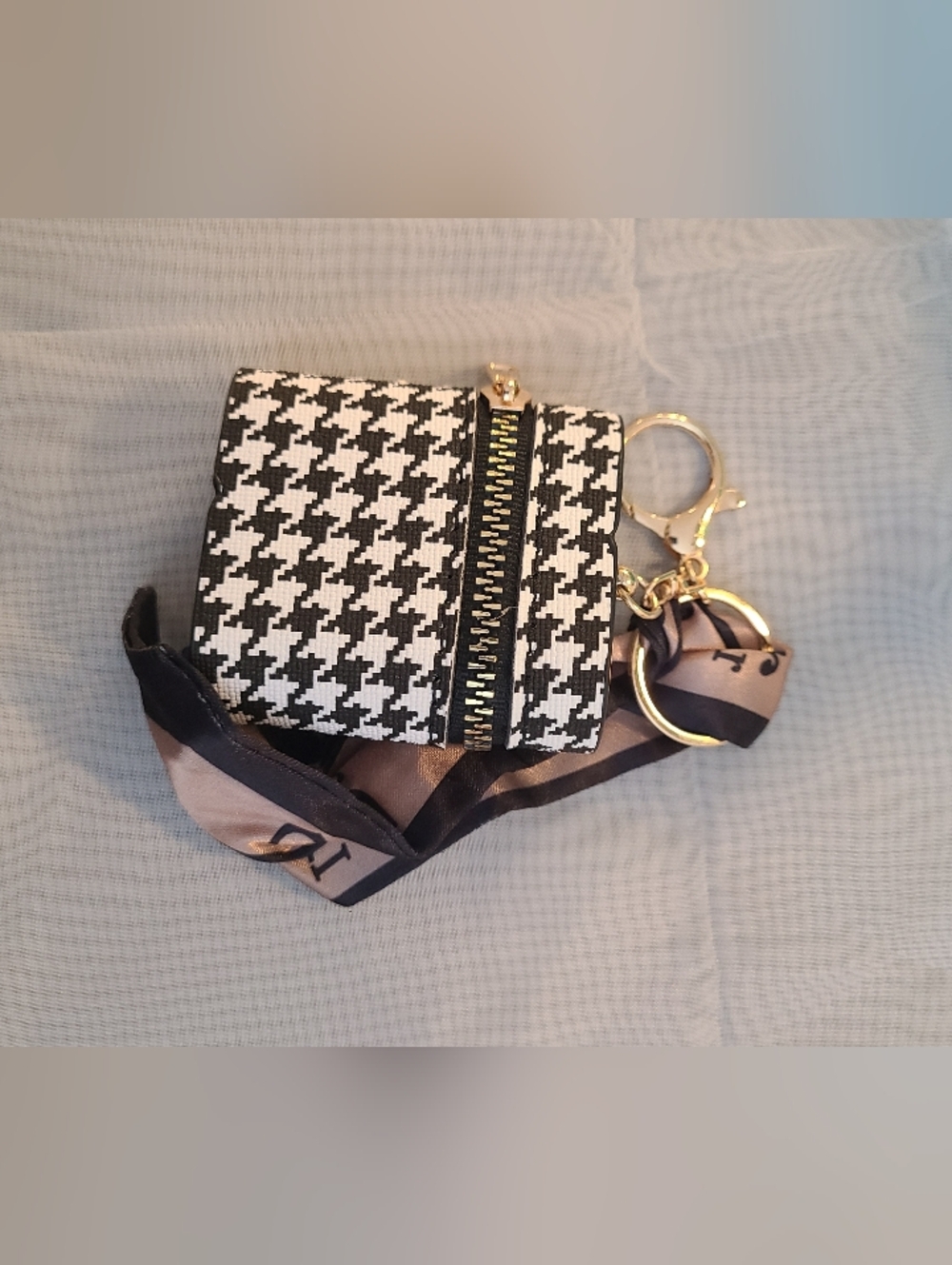 NWOT Juicy Couture Embossed Mint Green Shoulder Bag with Gold Chain - Picture 15 of 15